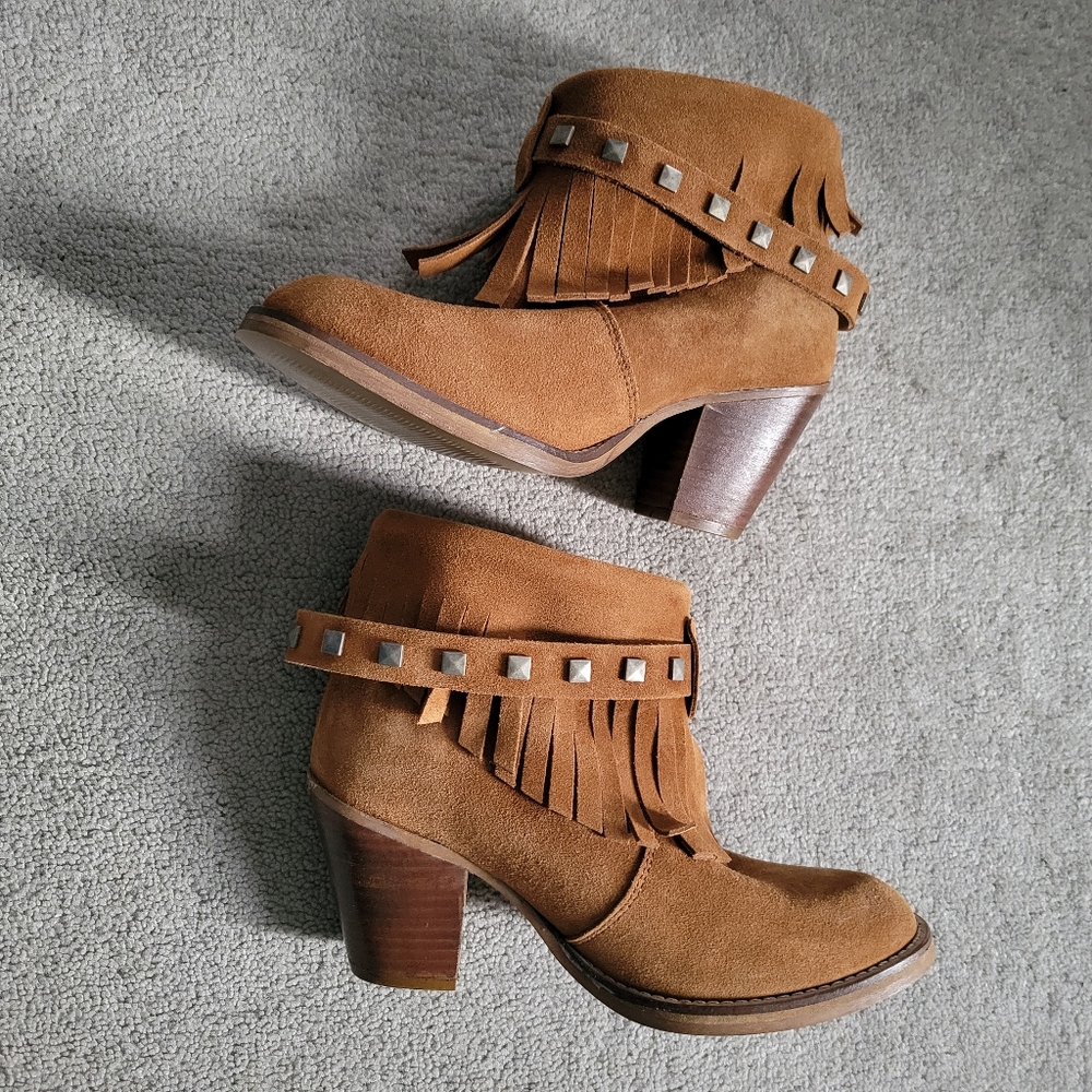 NWOT Kurt Geiger Women's Tan Suede Ankle Boots With Fringe Size US 6.5